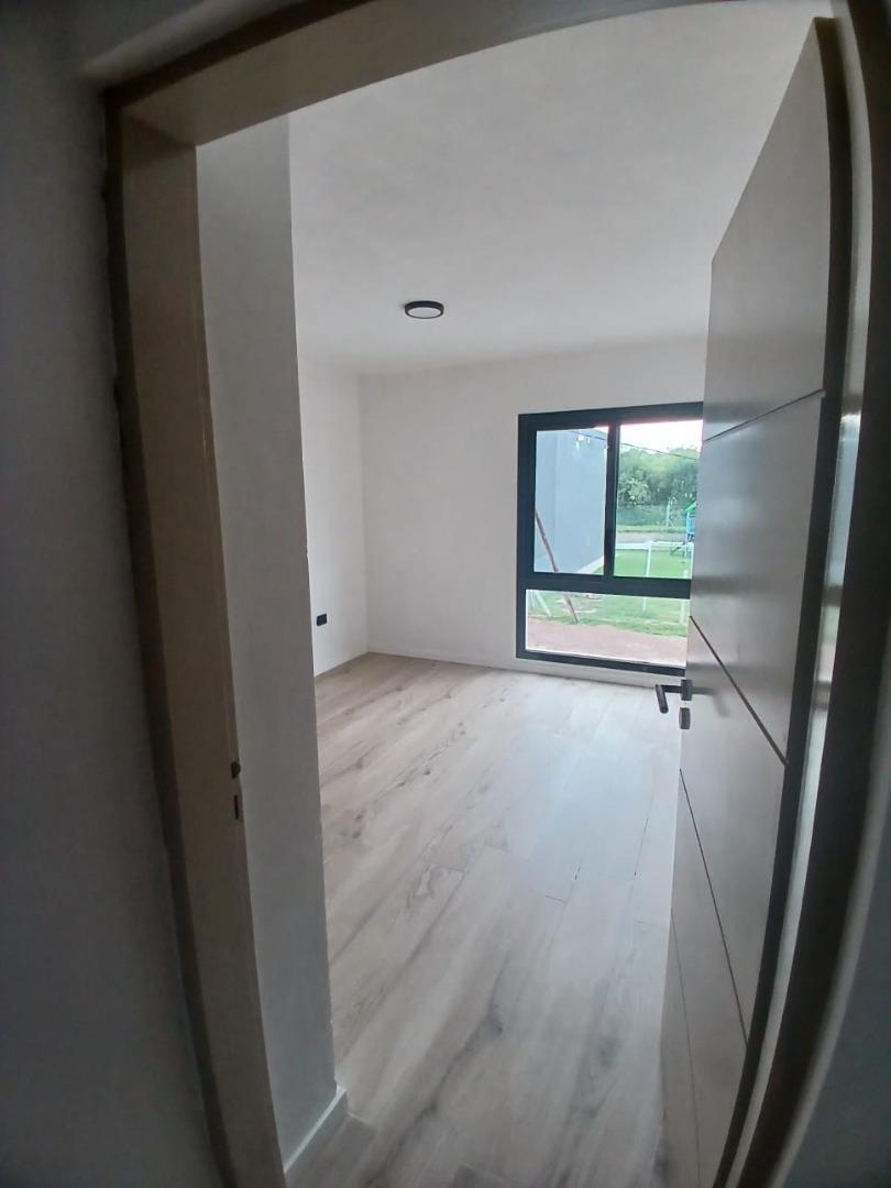 Depto Tipo Casa 3 ambientes con 2 baños