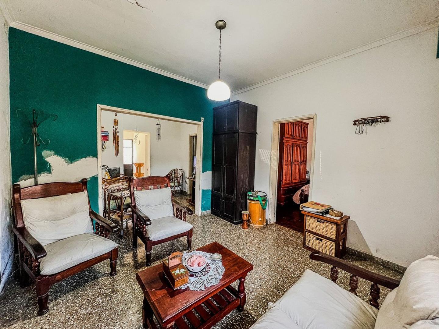 CASA EN VENTA RINGUELET 2 DORMITORIOS