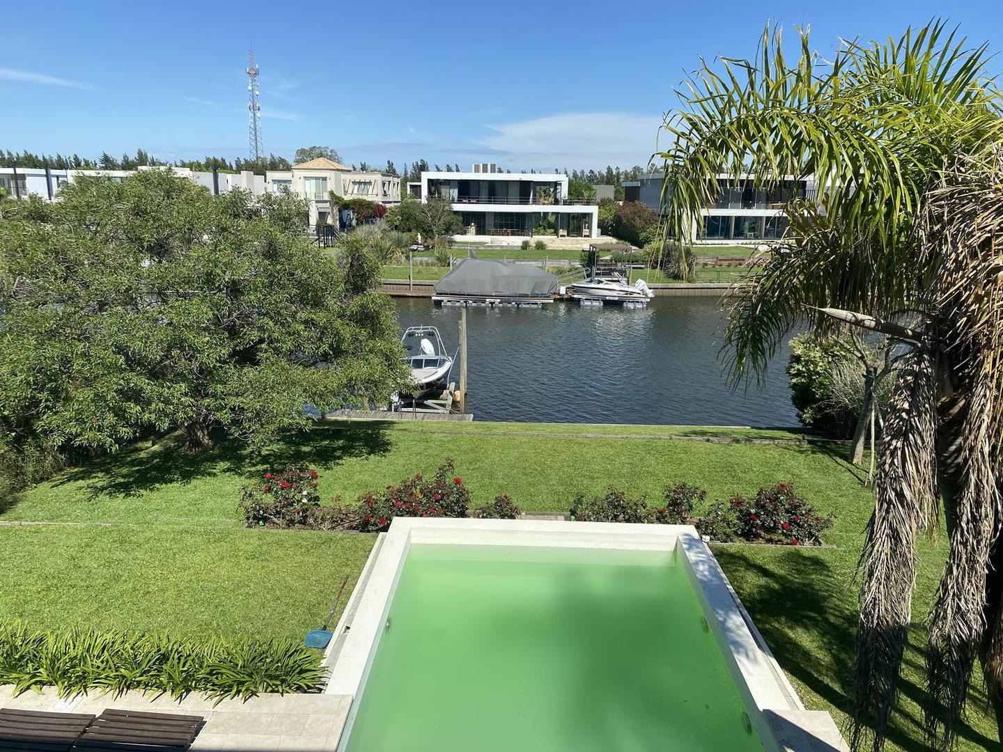 Casa en Venta en Albanueva, USD 1.600.000