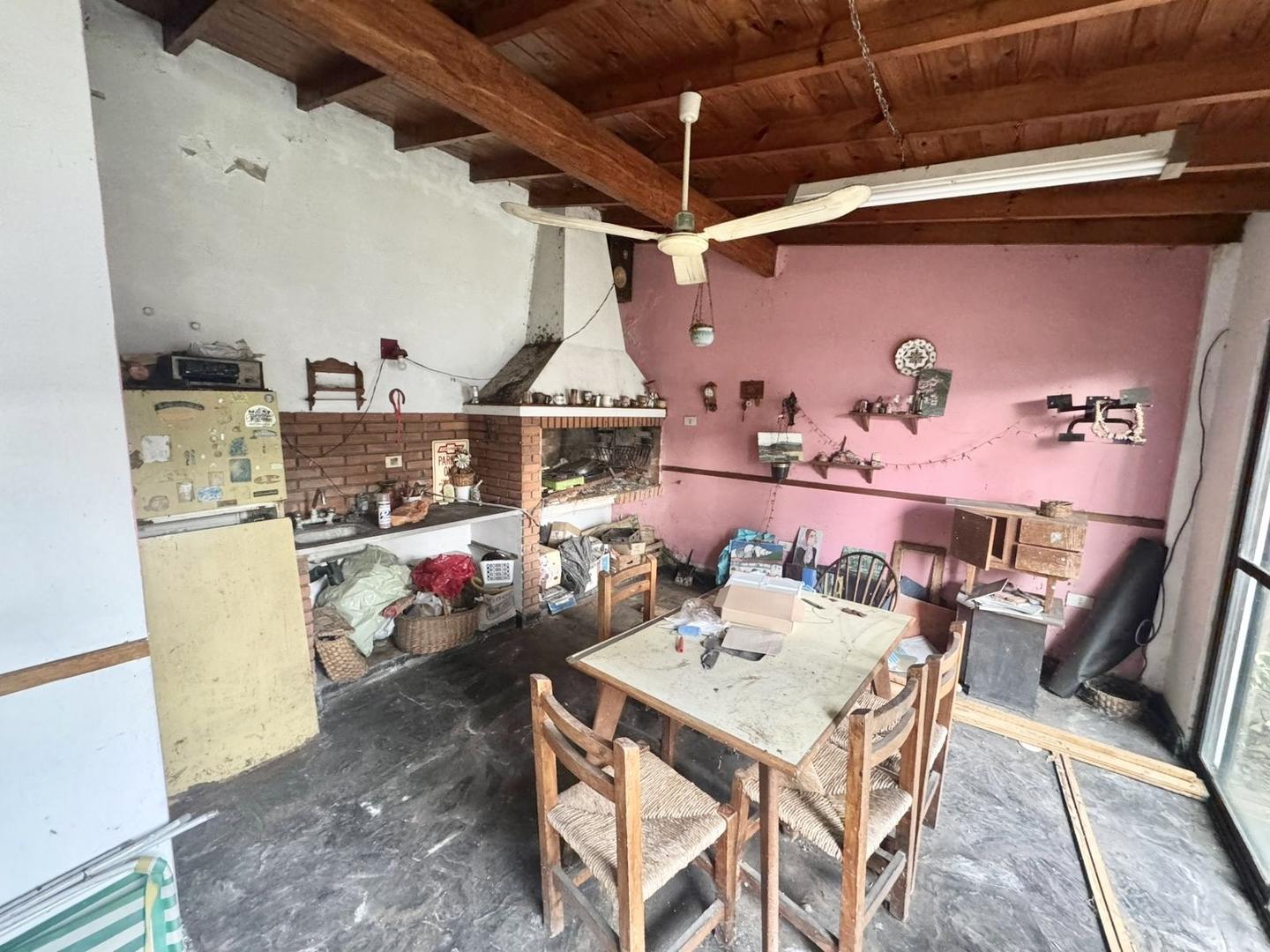 Chalet 3 ambientes en planta baja.