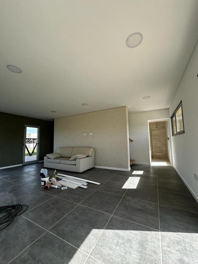 Casa en Venta en Alvarez, USD 120.000