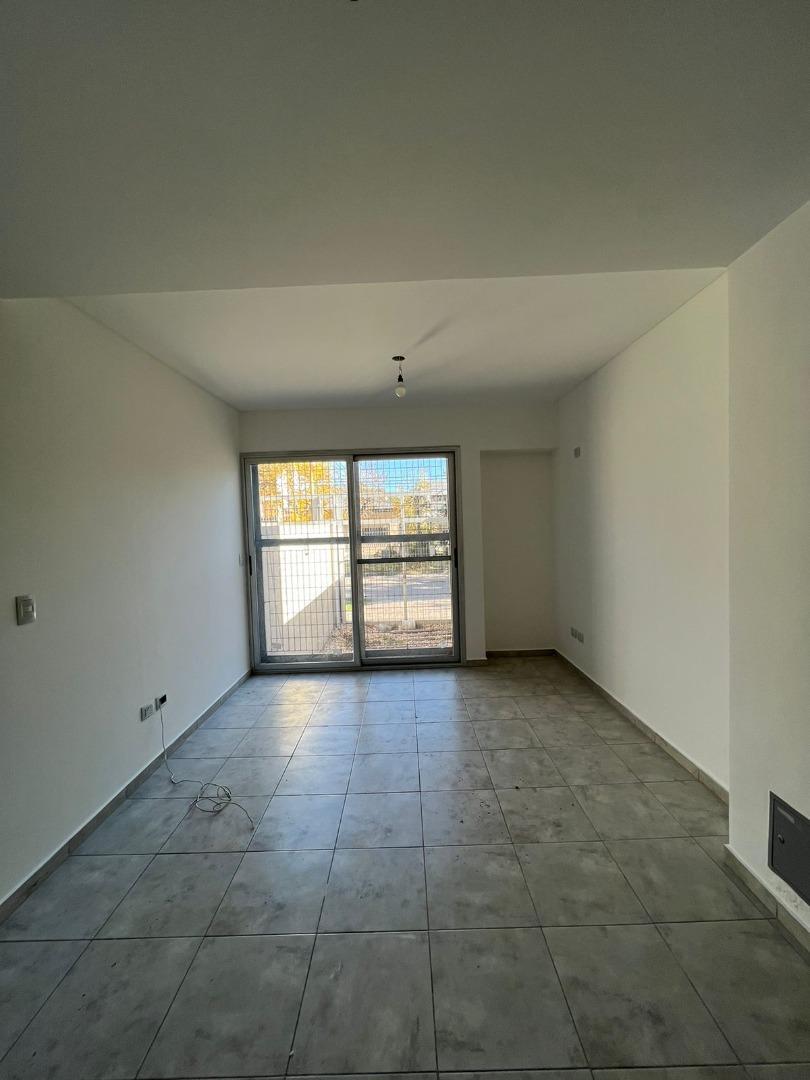 Depto Tipo Casa 3 ambientes con 2 baños