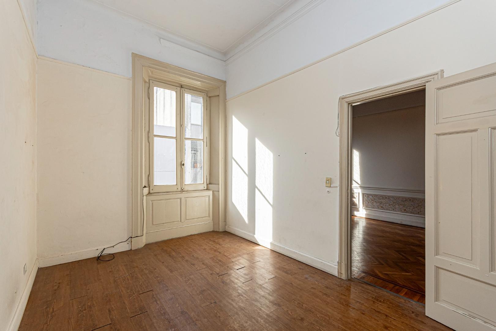 Oficina 4 ambientes con 2 baños