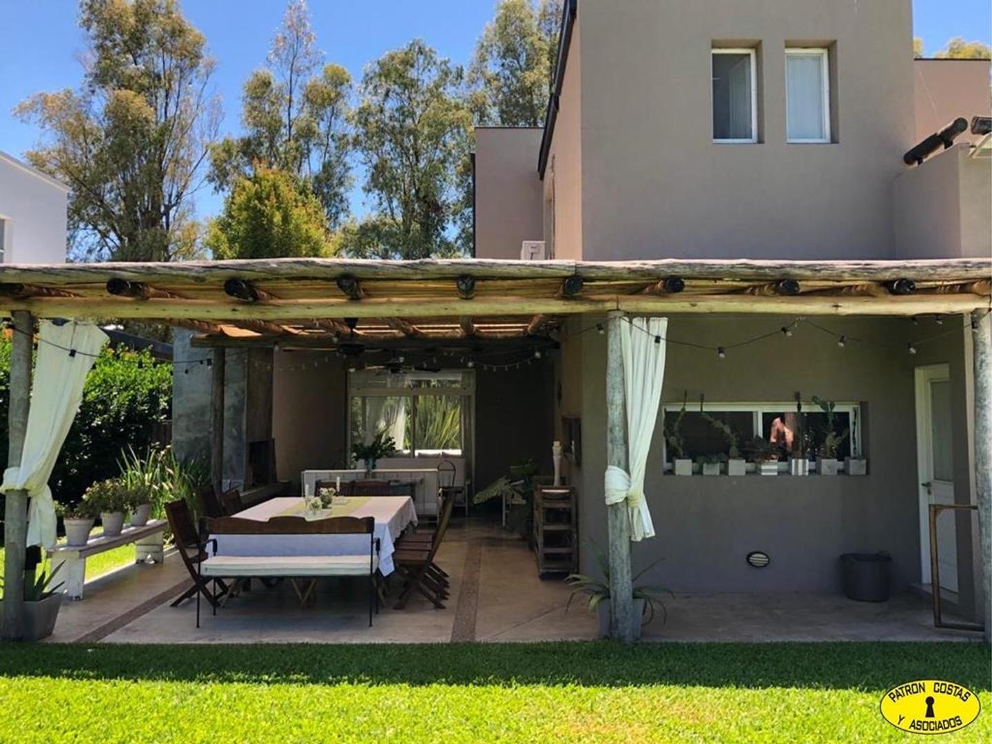 Casa en Venta al Este