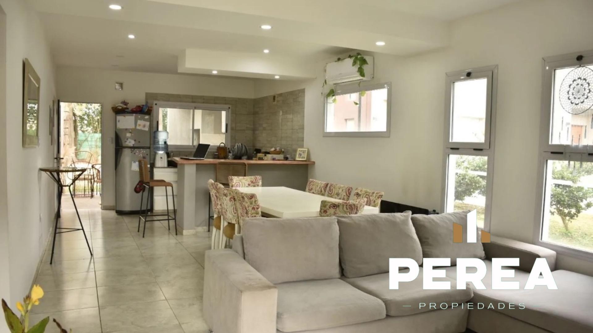 Casa en Alquiler con 2 cocheras