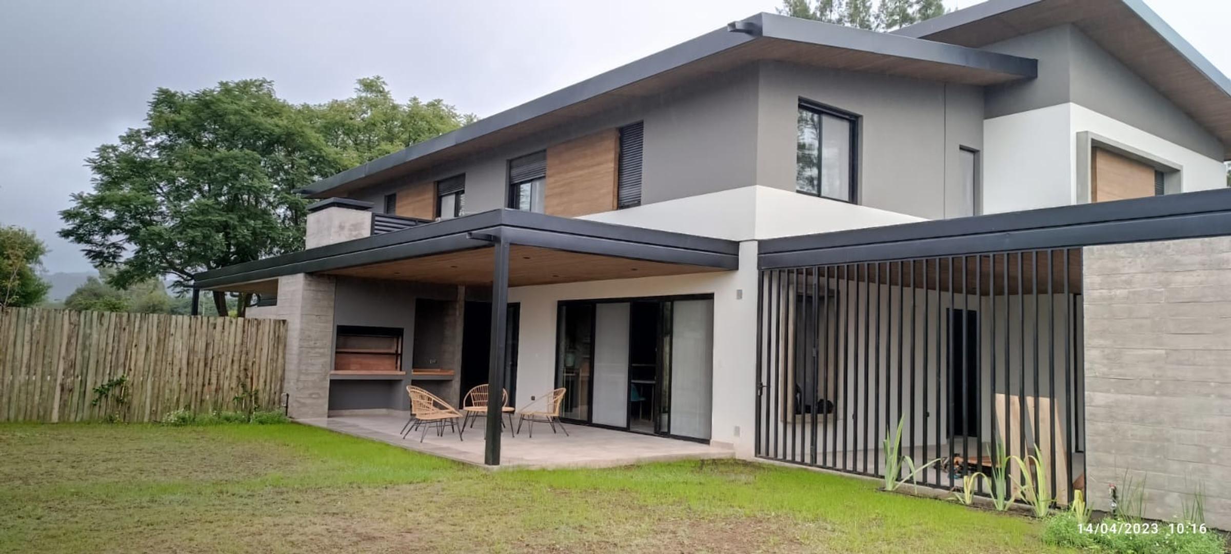 Casa 3 ambientes con 3 baños