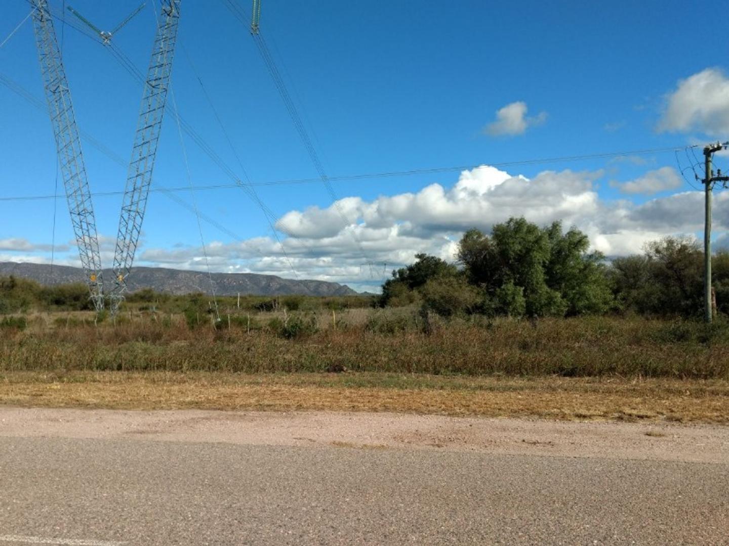 Campo de 150has sobre Ruta 20 en Quines, San Luis