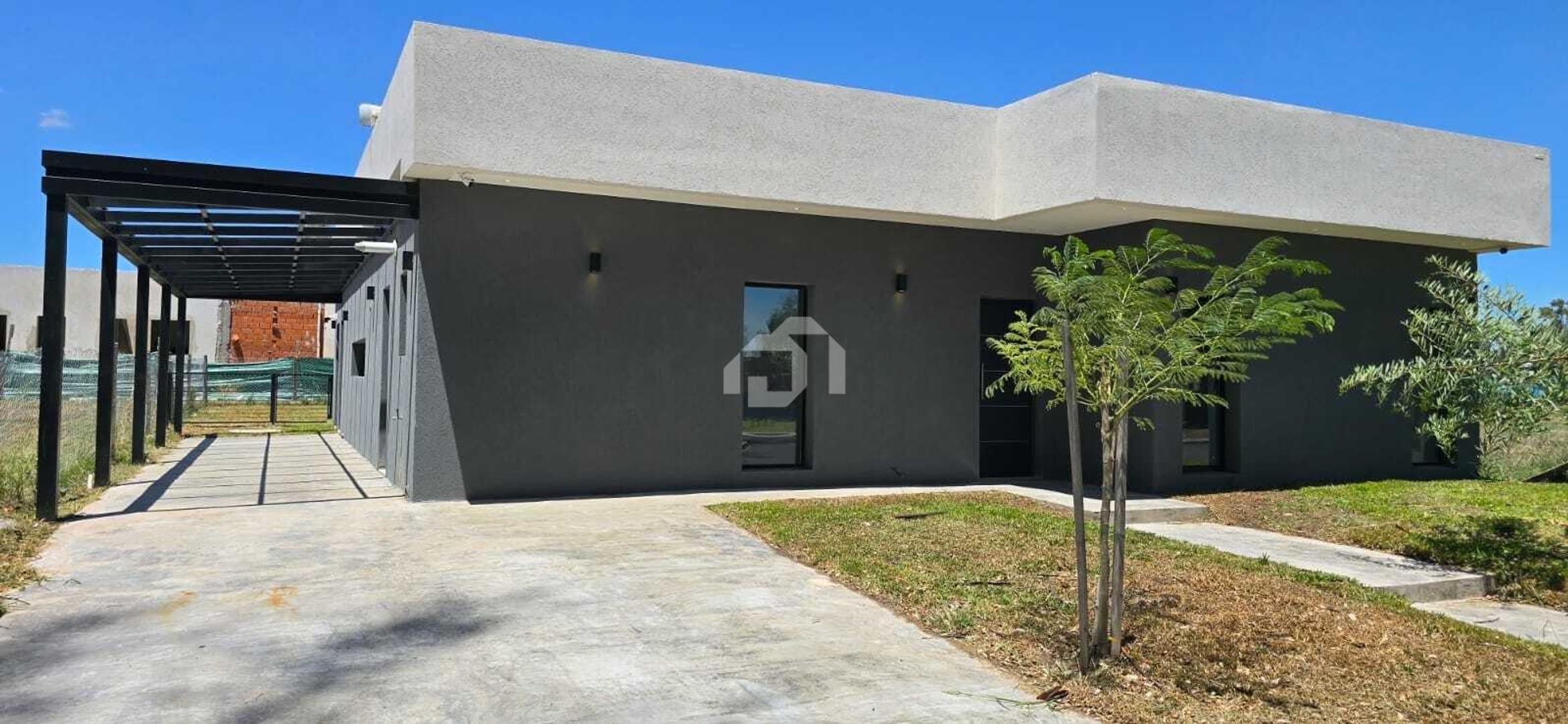 Casa en venta en Santa Sofia 100