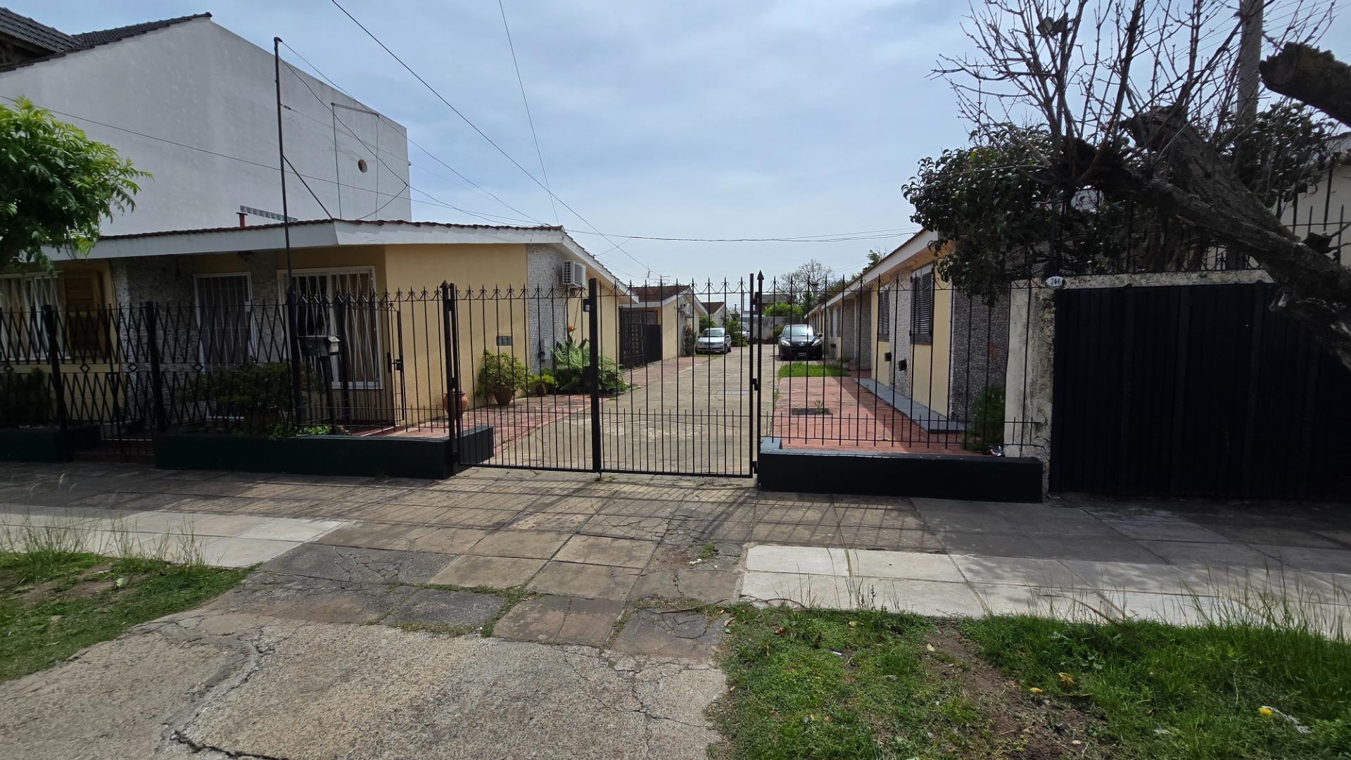 Curupayti 700, Piso PB