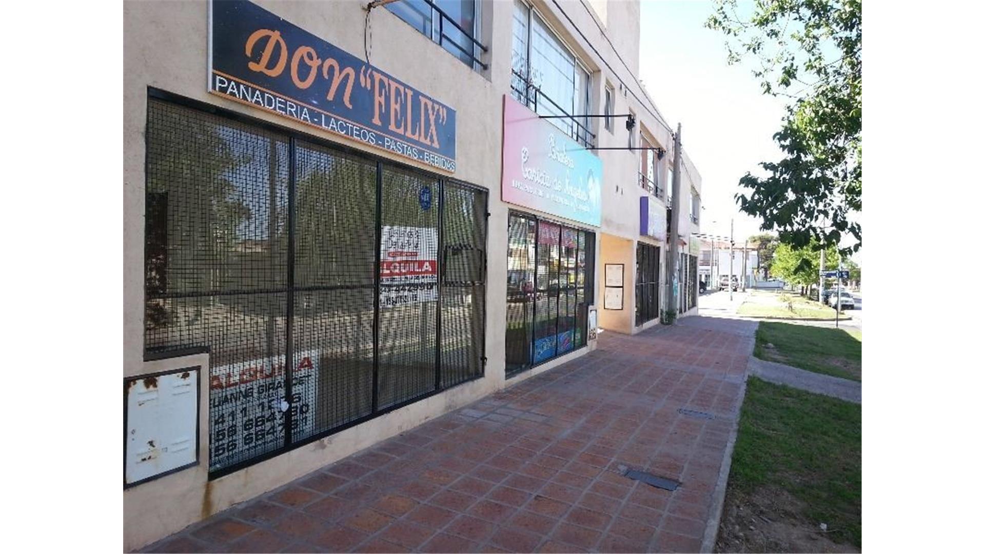 LOCAL 25 MTS APTO TODOS LOS RUBROS . EN COMPLEJO A LA CALLE