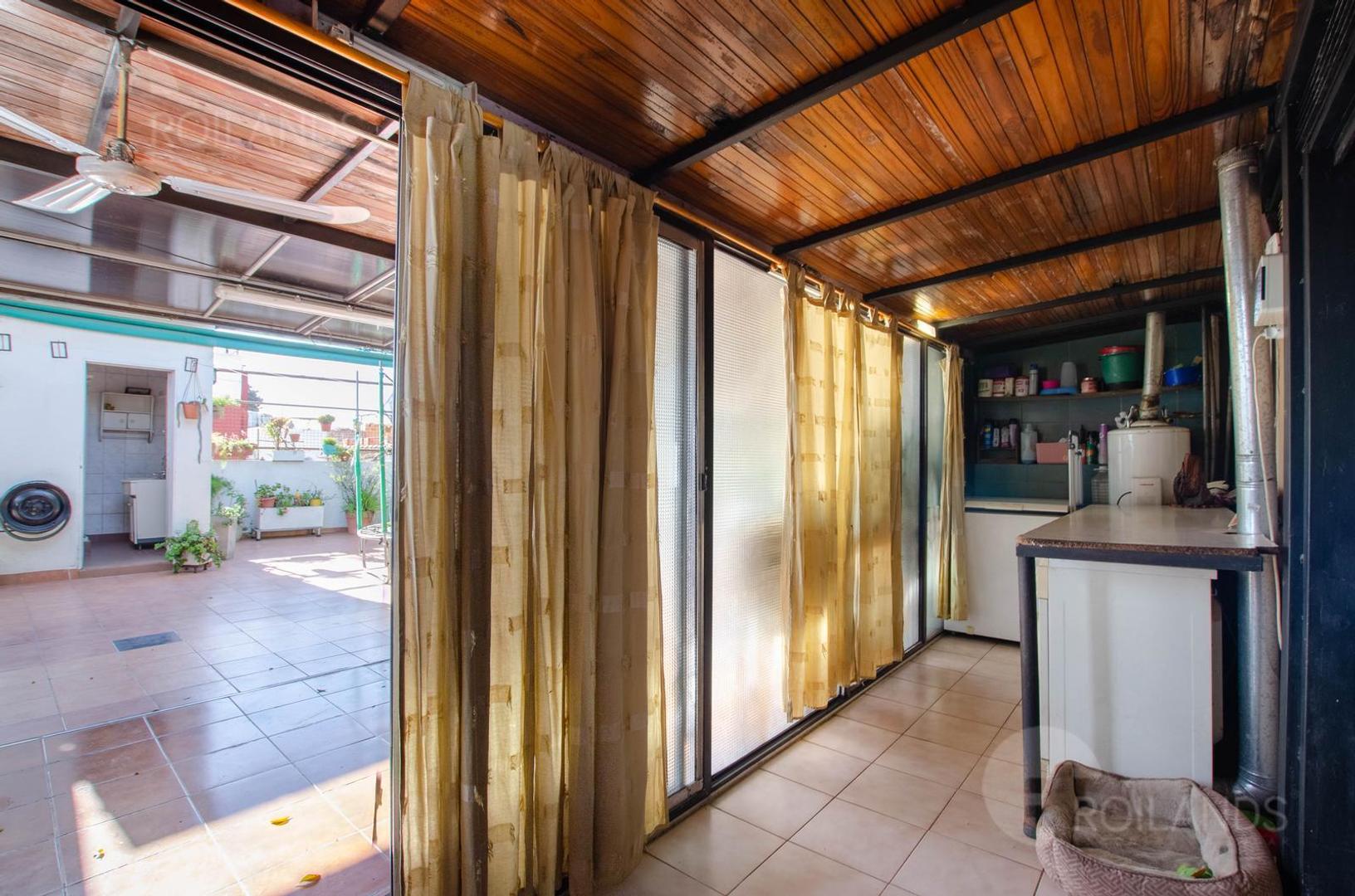 En Venta Casa 4 ambientes con balcon aterrazado y galpon en venta!