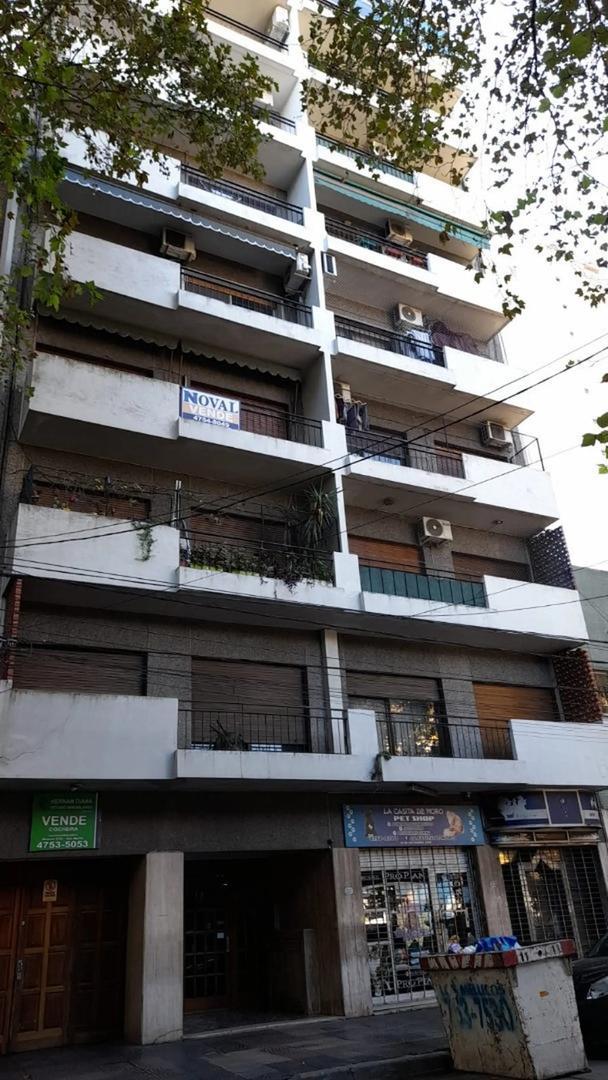EN VENTA SAN MARTIN DPTO 3 AMBIENTES CON BALCON CORRIDO