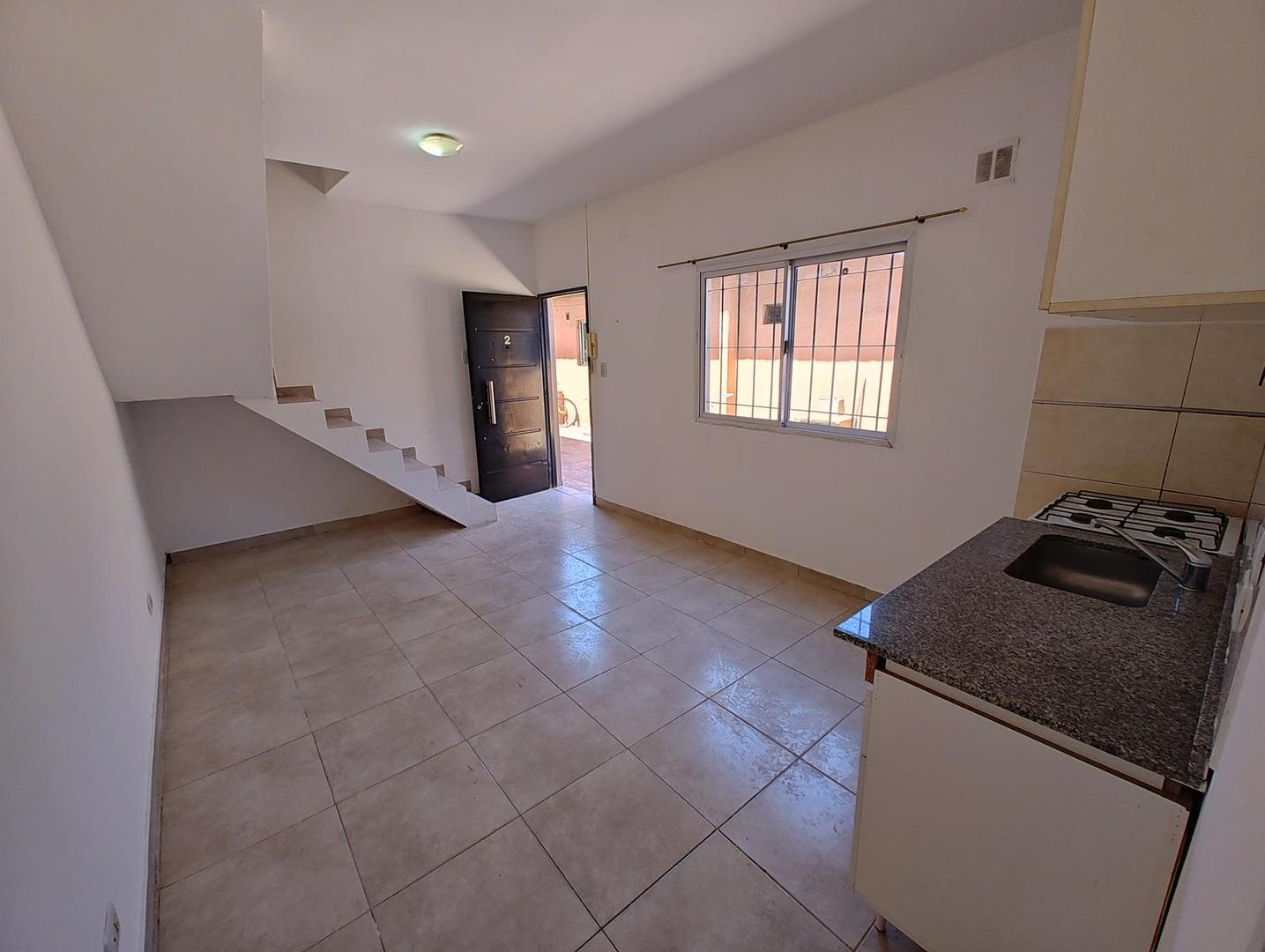 Departamento en Alquiler en Gregorio De Laferrere, $ 400.000
