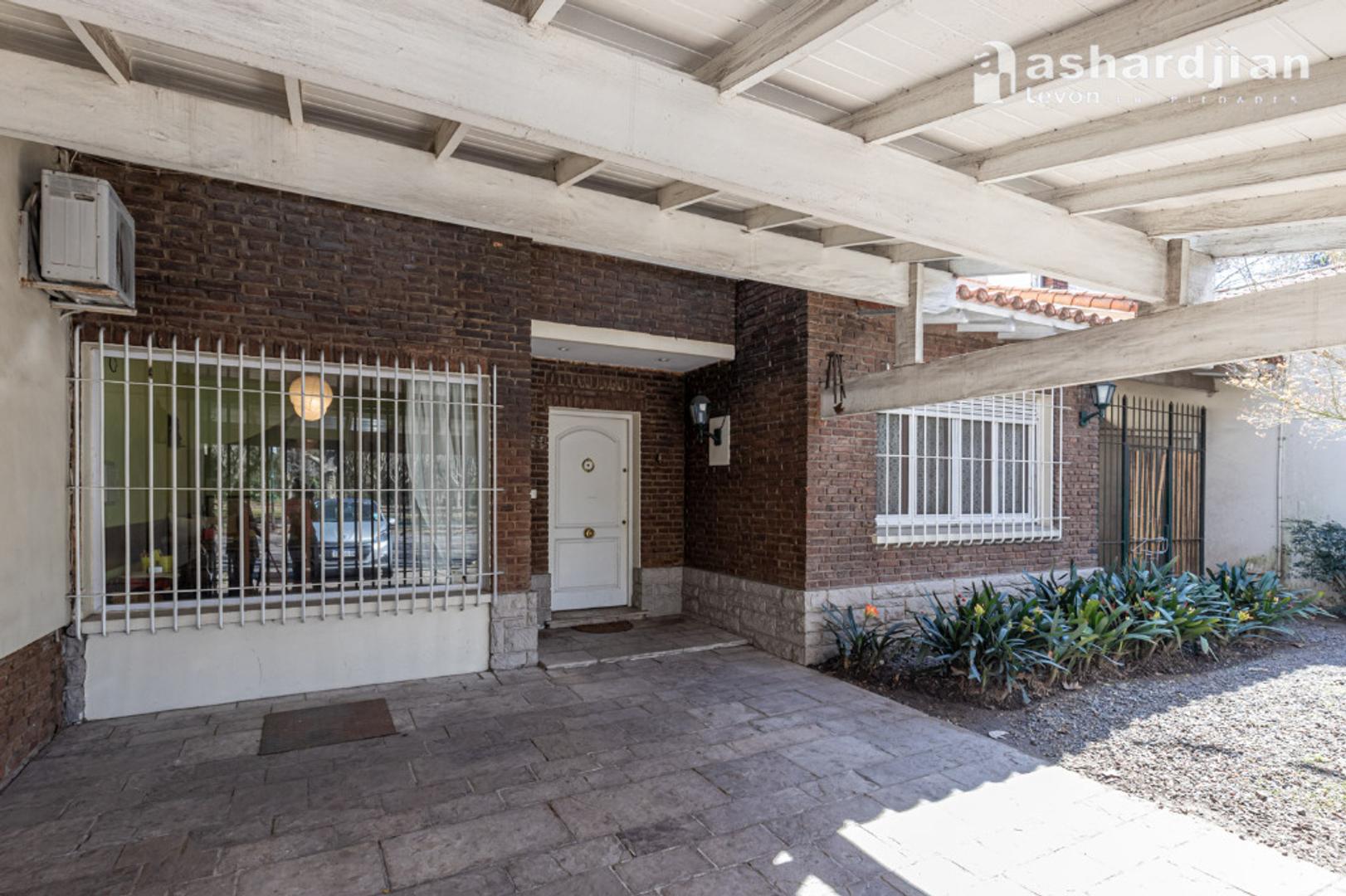 CASAS - CHALET - SAN ISIDRO - MEDIO, GRAN BS. AS. NORTE