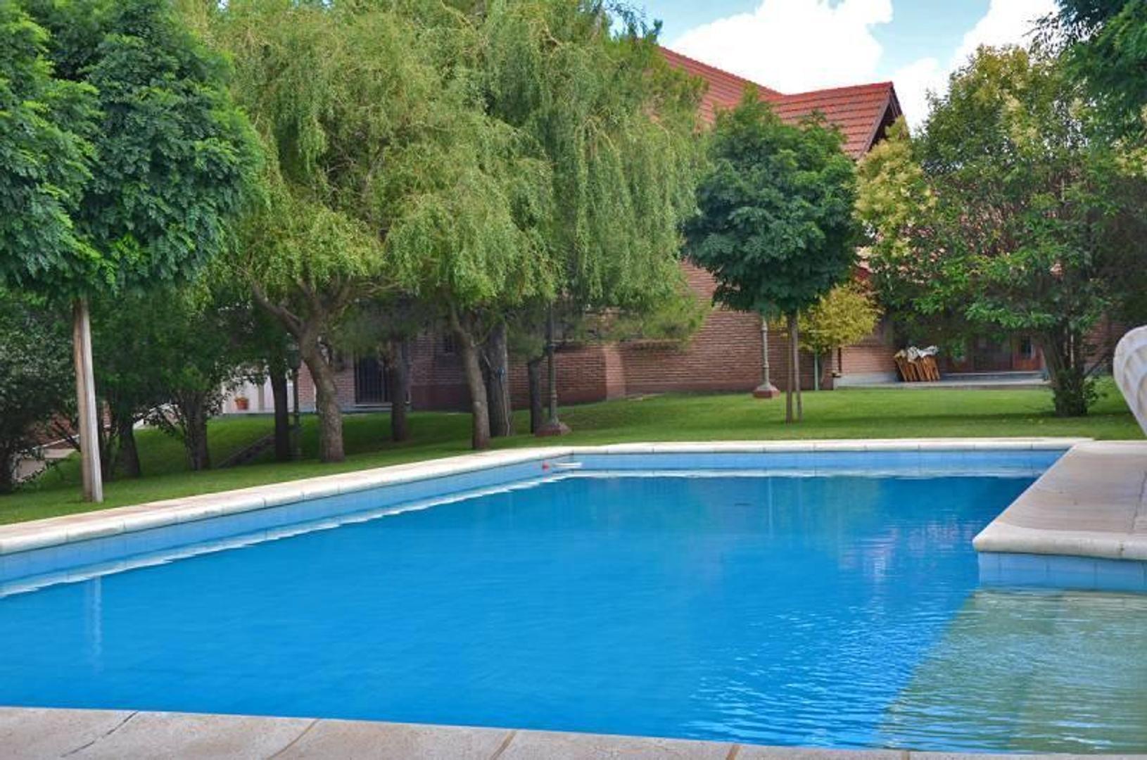 Casa 5 ambientes con 7 baños