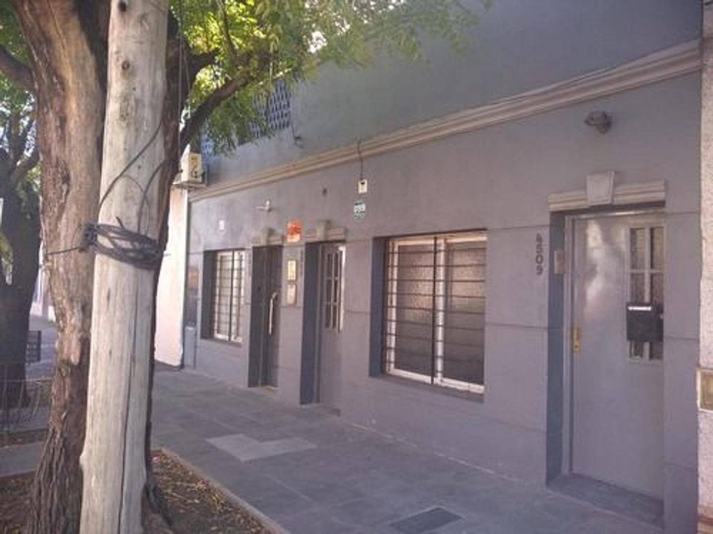 Dueño vende ph al frente