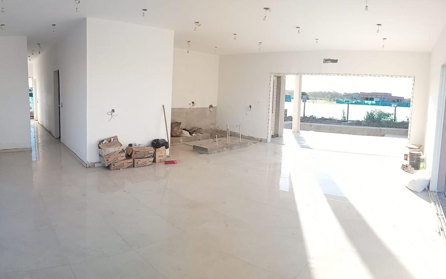 Hermosa casa 4 ambientes en San Simon