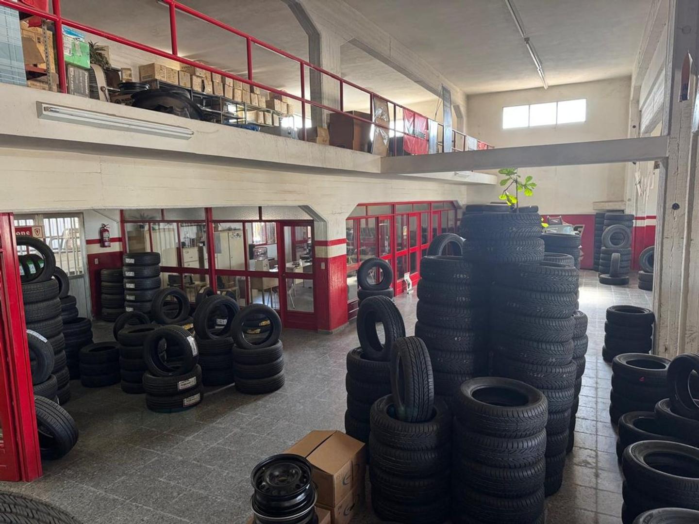 Local comercial en Av. Pedro Luro 2130