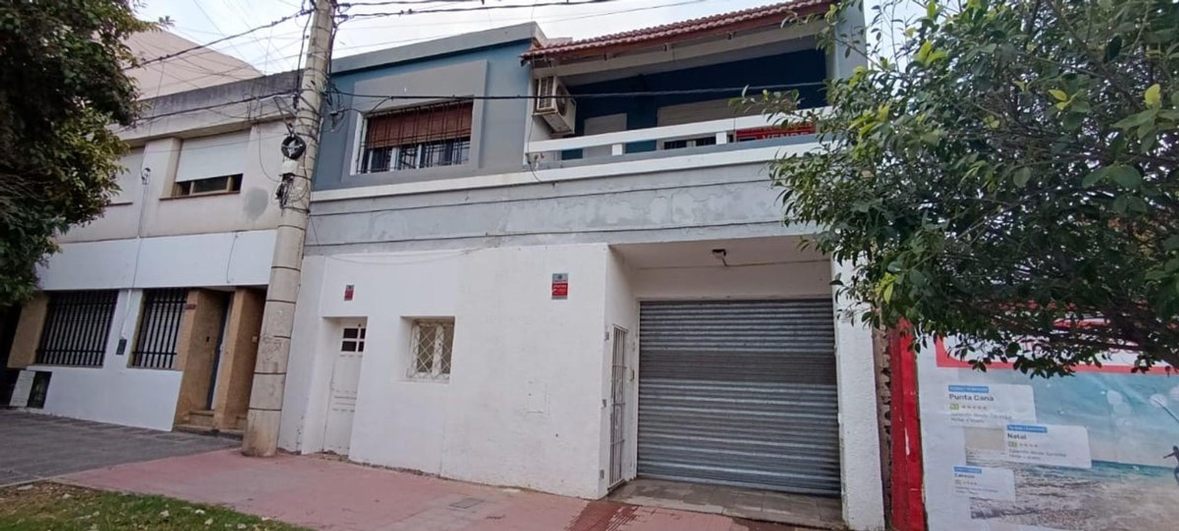 VENTA CASA DOS PISOS - BARRIO GENERAL PAZ