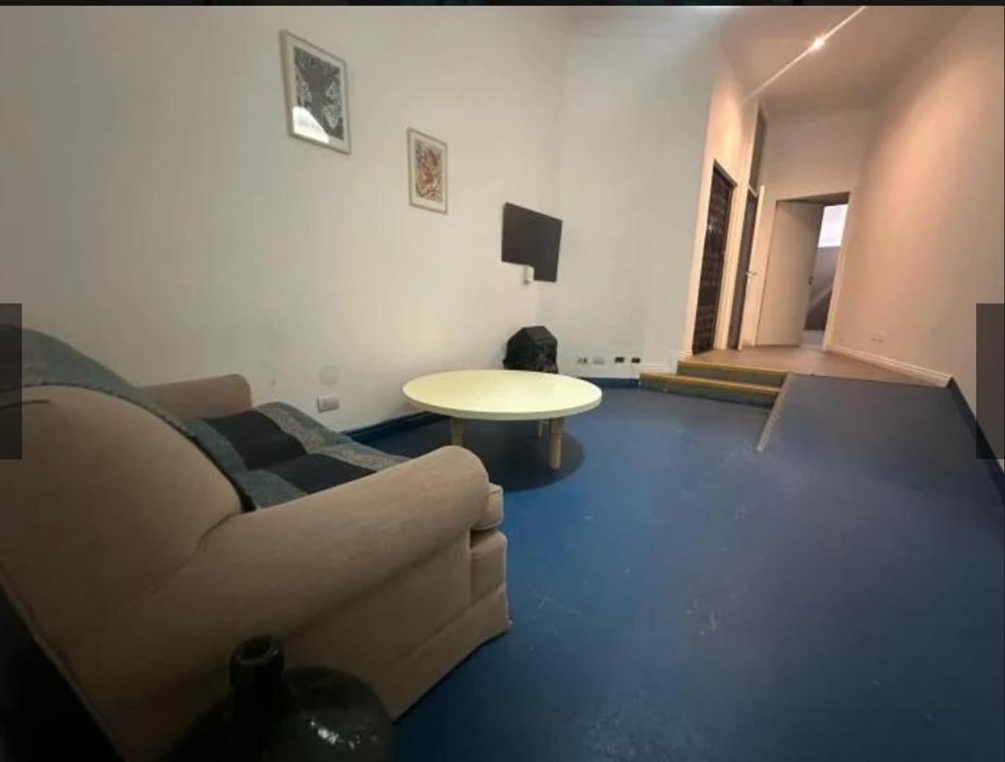 Casa 9 ambientes con 5 baños