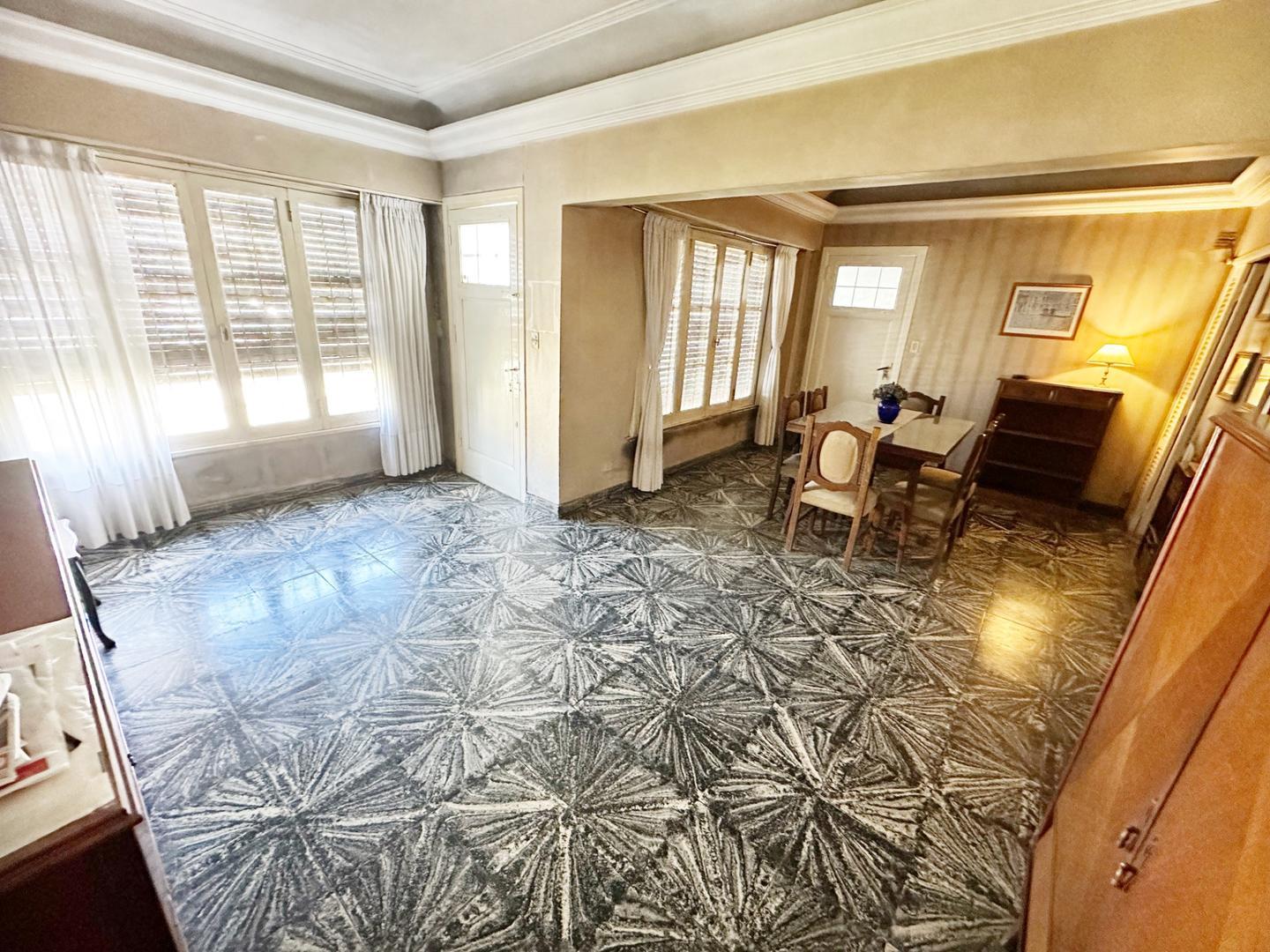 Casa de 4 ambientes en Temperley Apto Credito