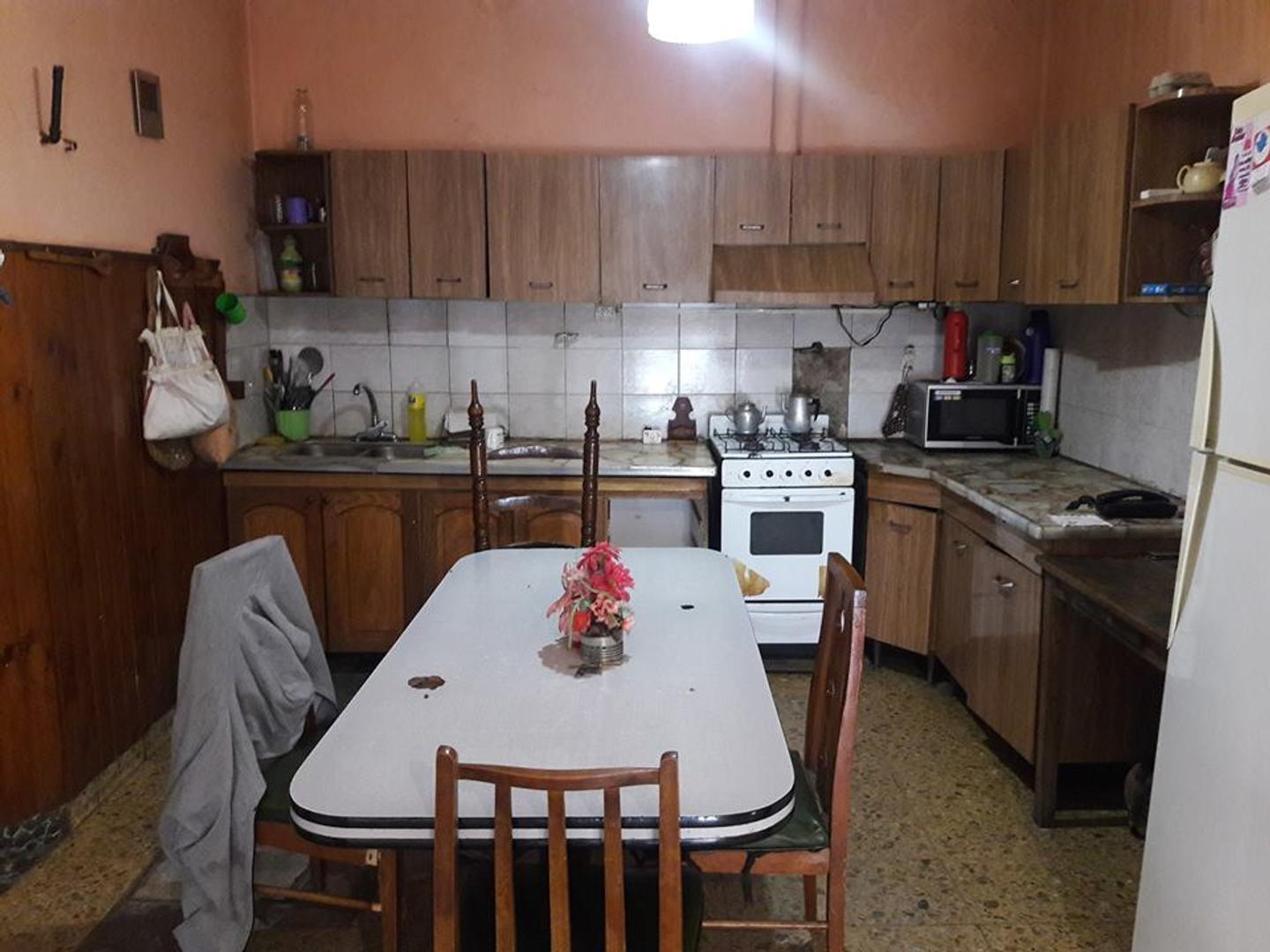 Casa en Venta con 4 cocheras