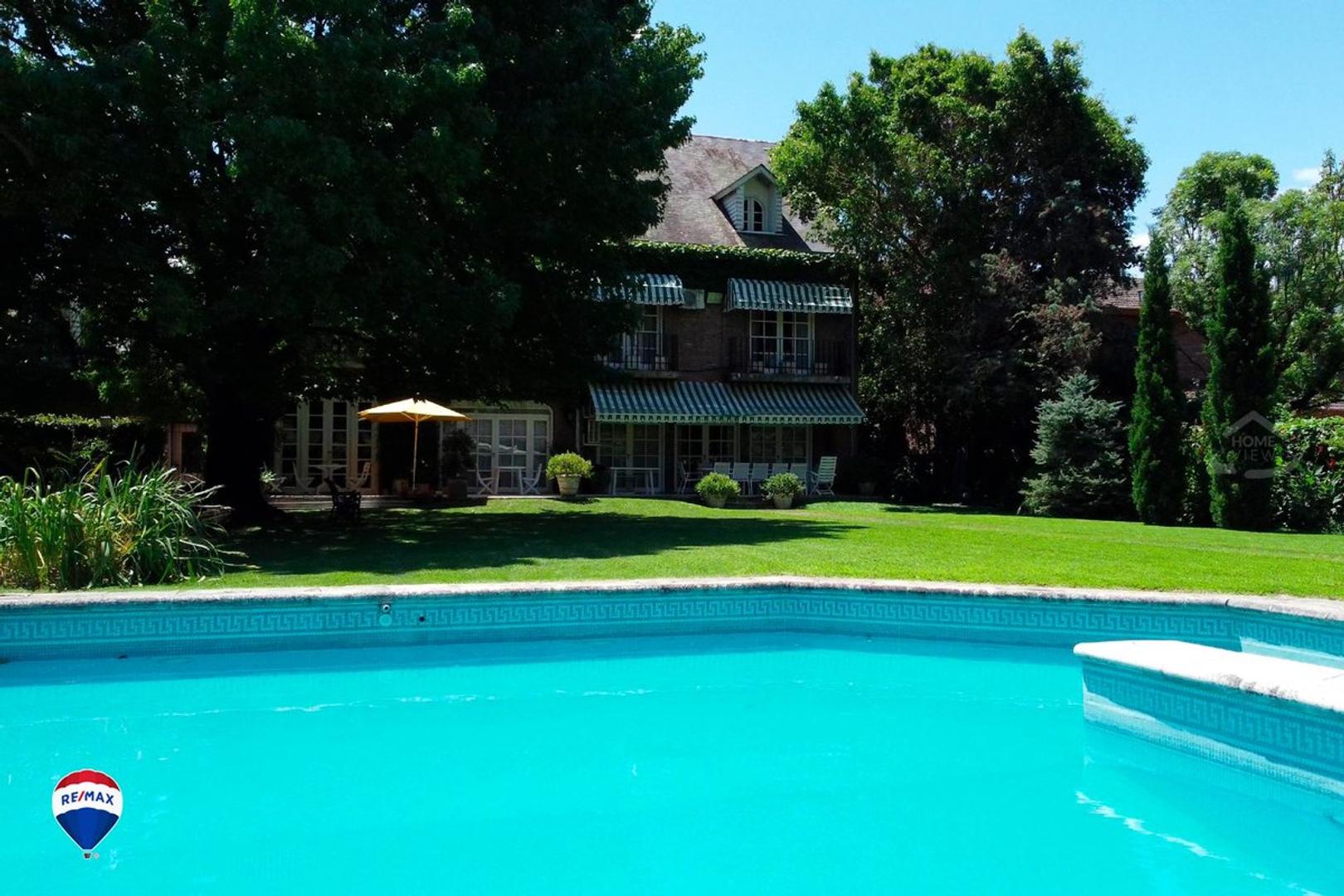 VENTA CASA LA LUCILA /V. LOPEZ- 1669 MTS DE JARDIN