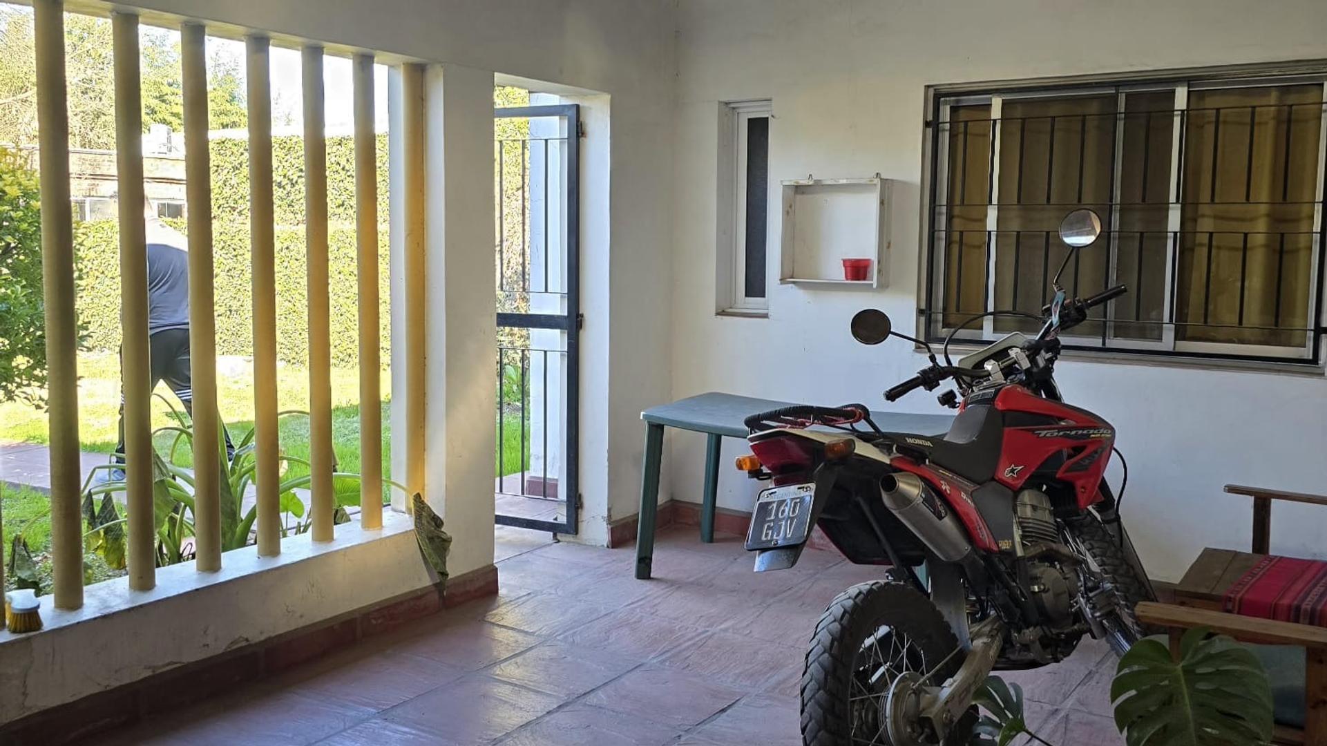 Casa 3 ambientes con 2 baños