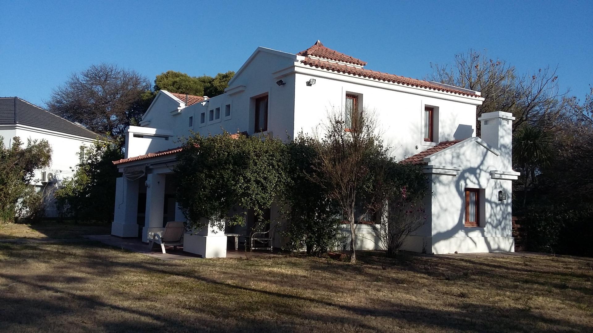 Country Jockey Club Excelente ubicación/parquizado 1400m2