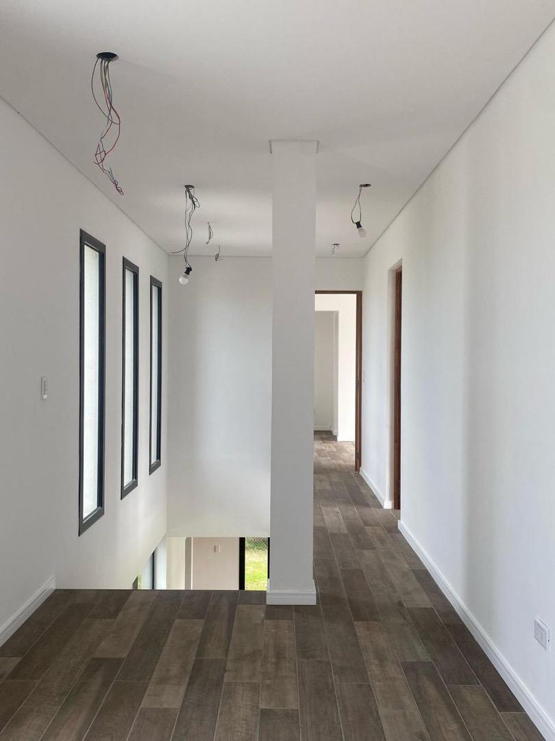 Casa en Venta con 5 cocheras