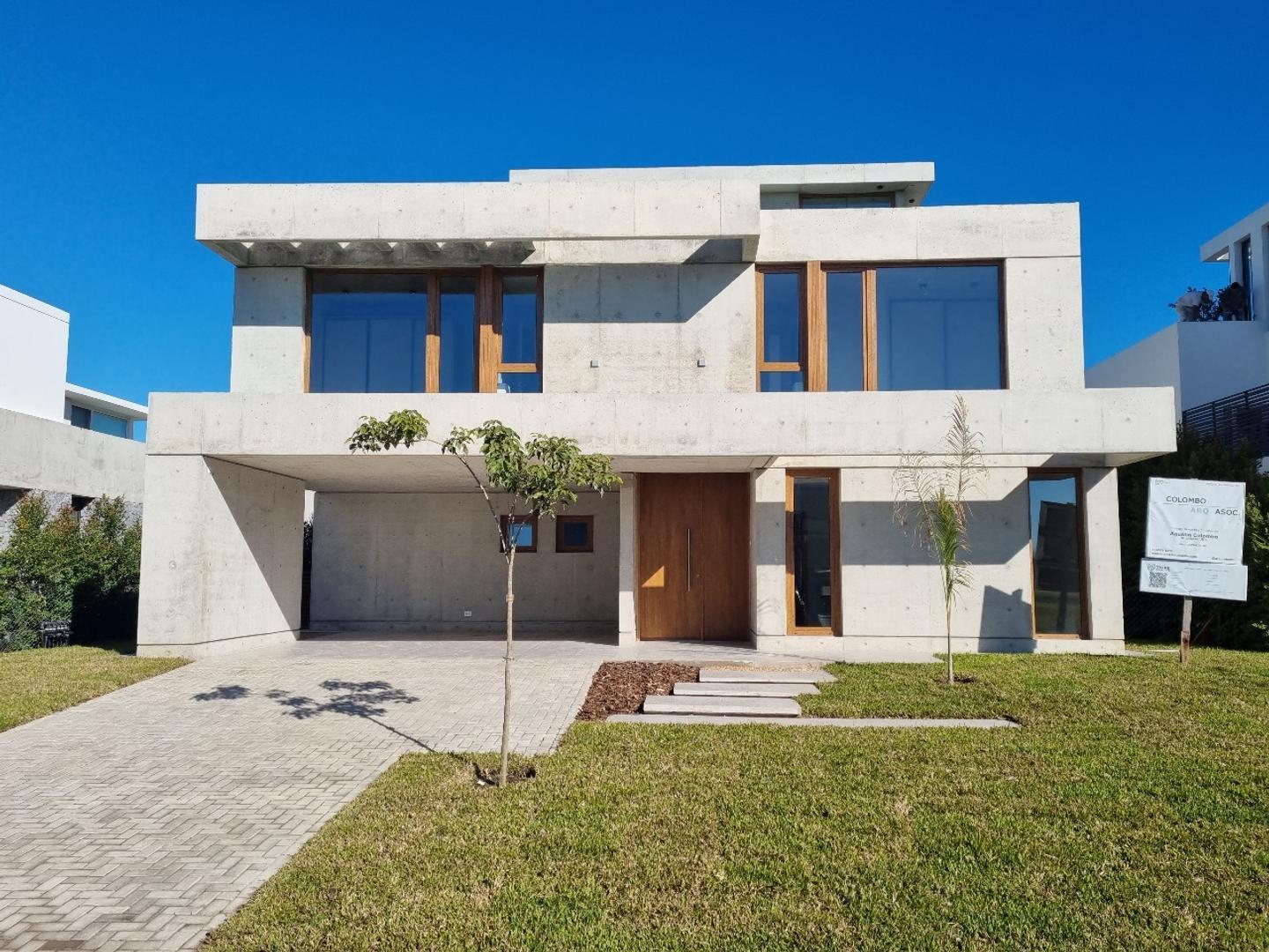 Av. De La Ribera 560