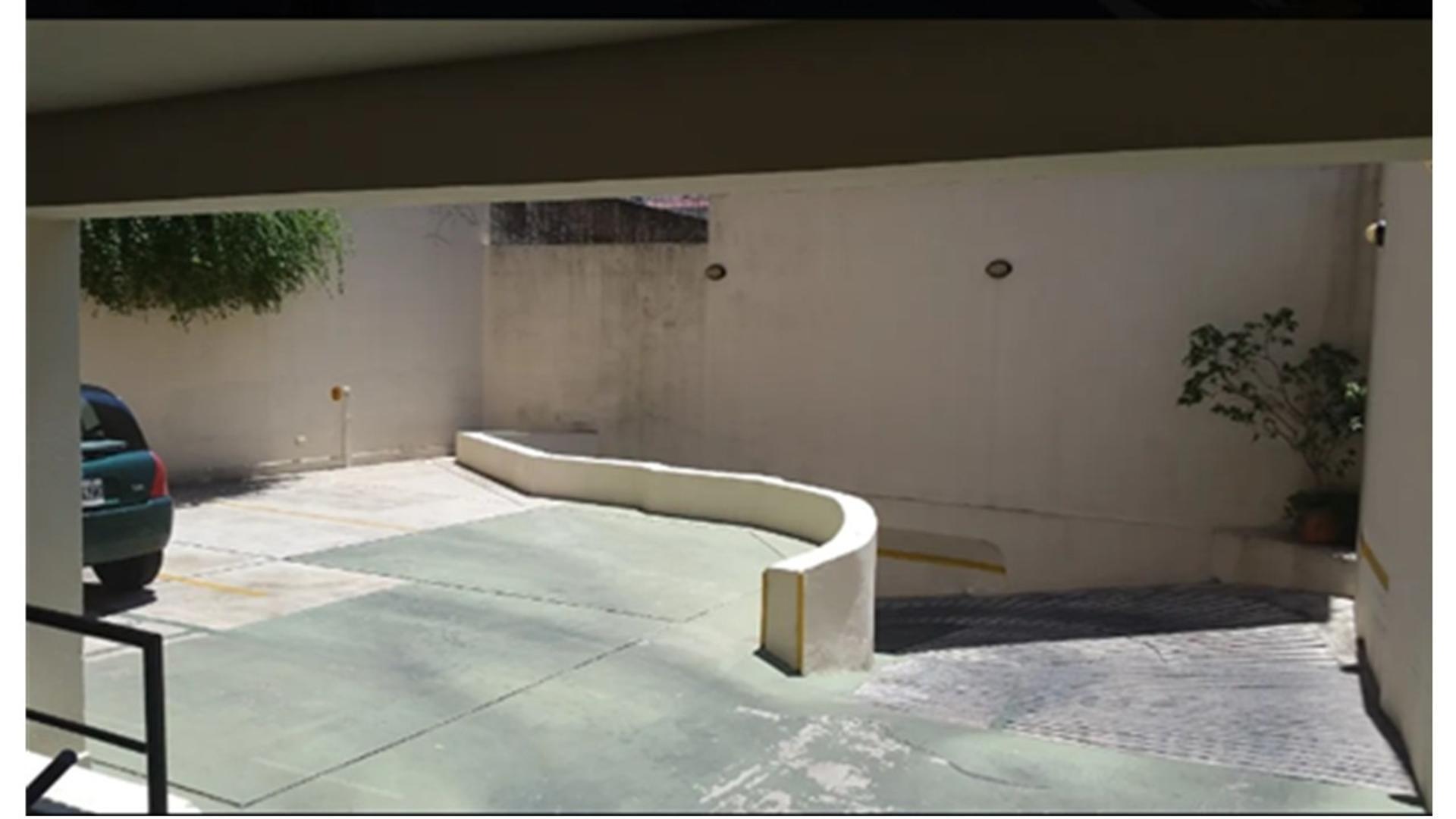 Venta 2 Cocheras juntas -  excelente ubicación para renta!