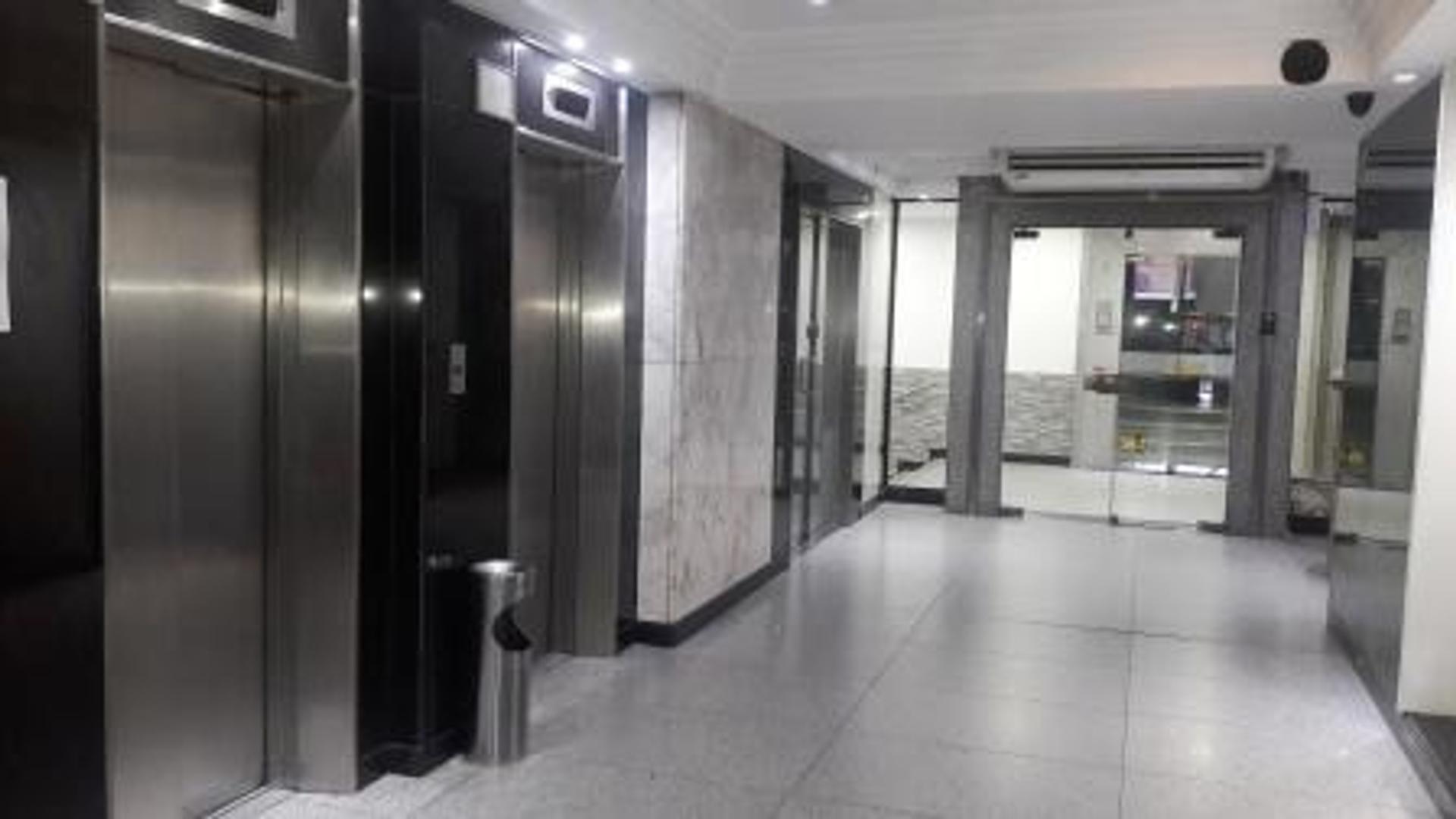 Departamento en Alquiler en Microcentro, $ 550.000