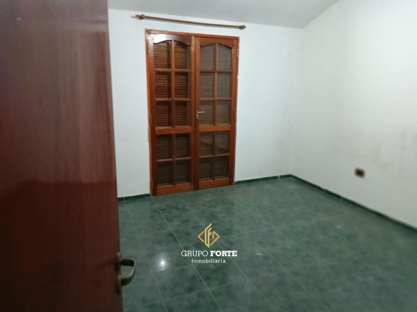 Casa 7 ambientes con 4 baños