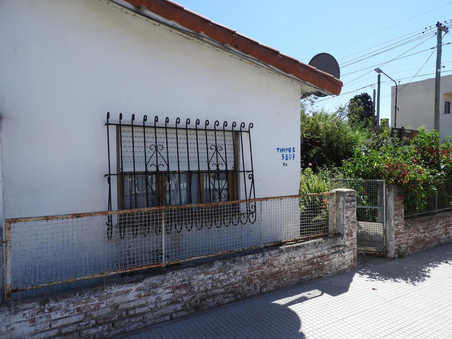 Casa en  venta Thames al 3800 zona shopping en San Justo