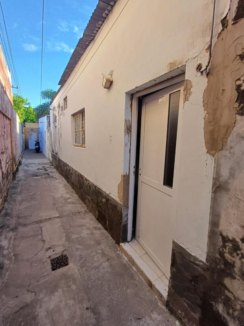 "INTERNO DE 2 DORMITORIOS A REFACCIONAR"