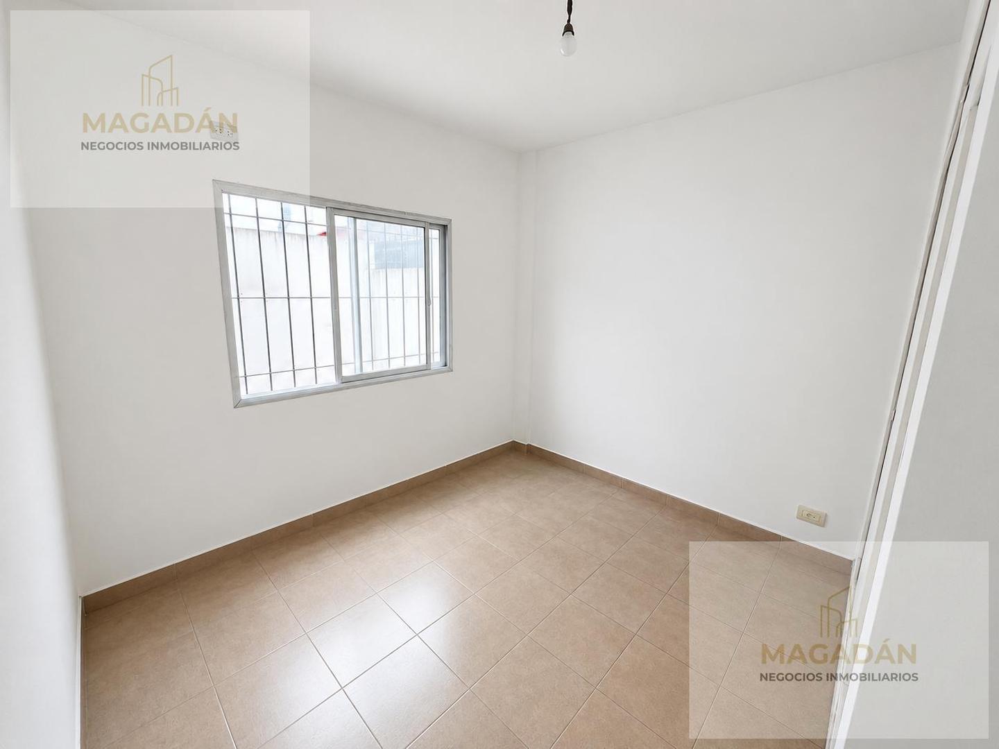 Departamento en Alquiler en Villa Sarmiento, $ 620.000