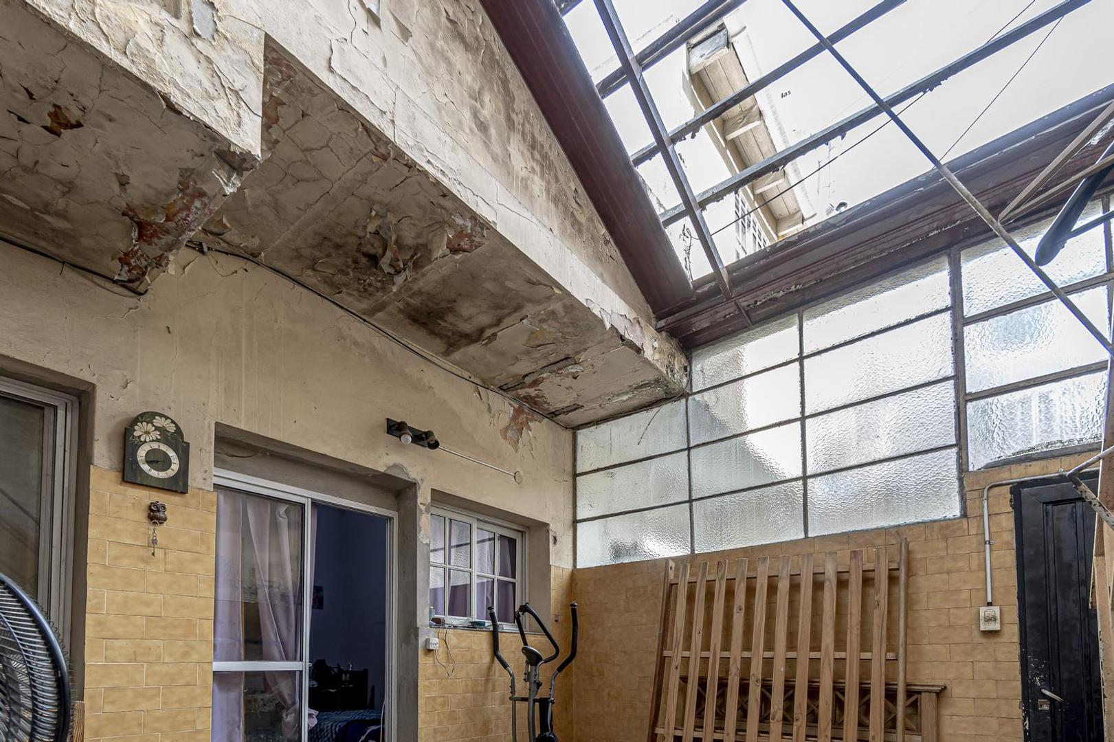 Venta PH 2 ambientes con terraza en Villa Luro