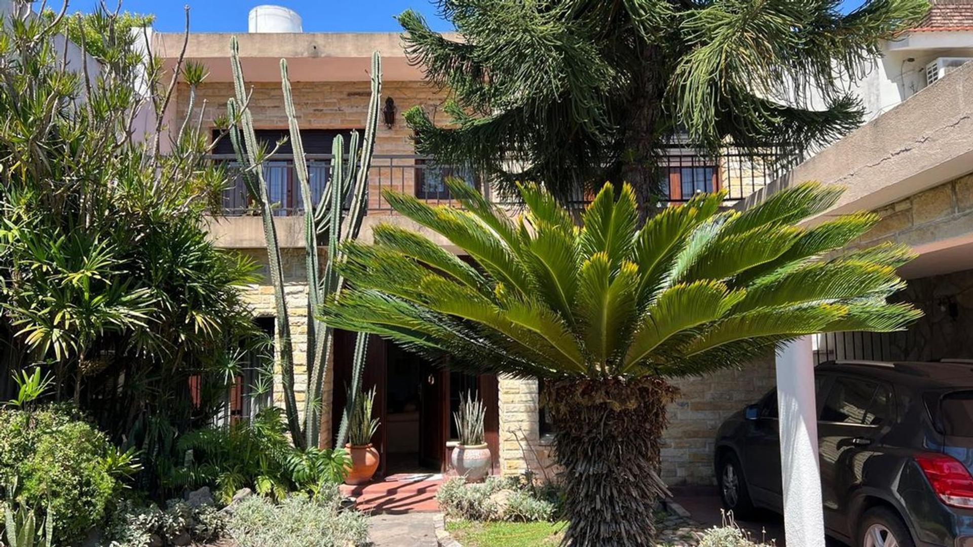 CASA 4 HABITACIONES VISTA GOLF HURLINGHAM PILETA