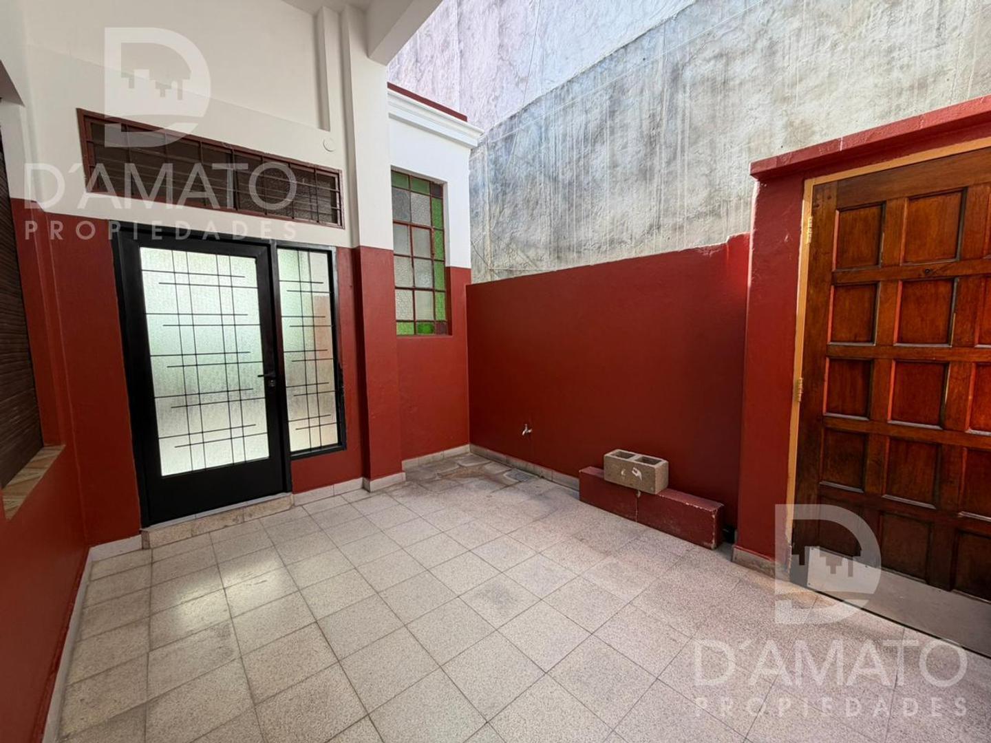 Depto Tipo Casa en Alquiler de 3 ambientes