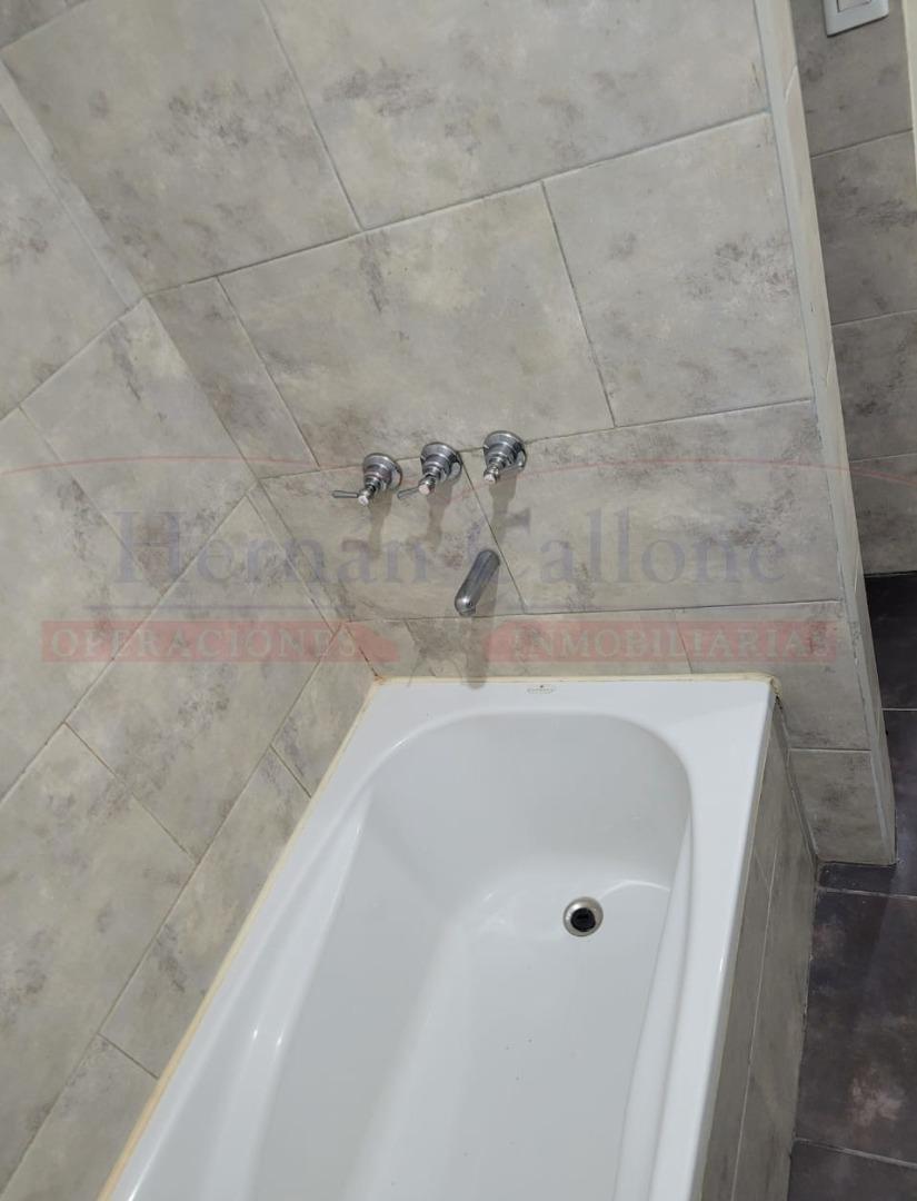 EXCELENTE DEPARTAMENTO 2 AMBIENTES CON COCHERA EN MORÓN