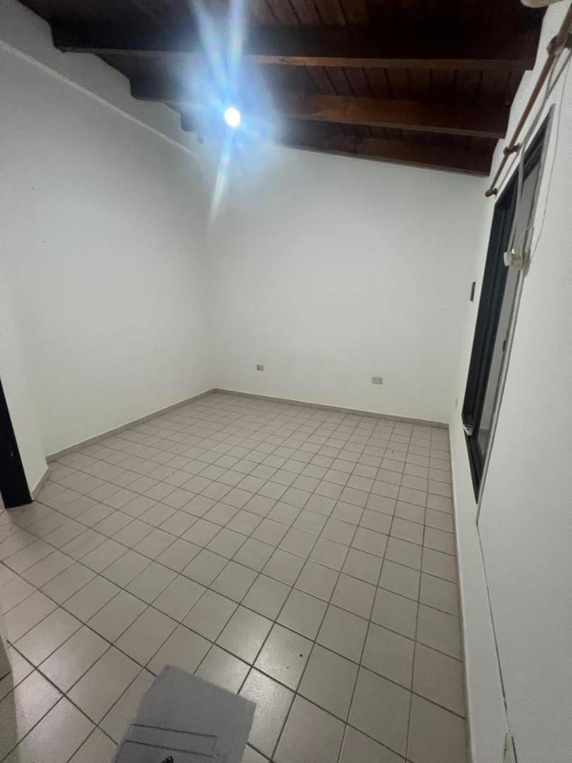 CASA EN ALQUILER - 3 DORMITORIOS