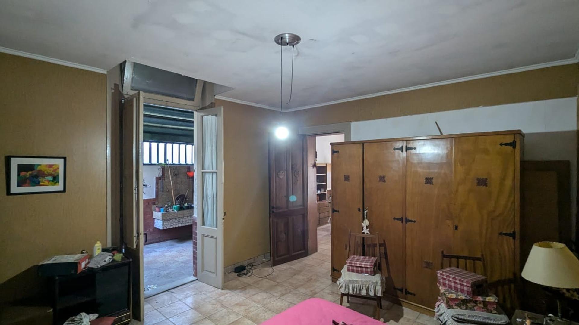 PH tipo casa de 2 ambientes Lanús este M. Weild 2200