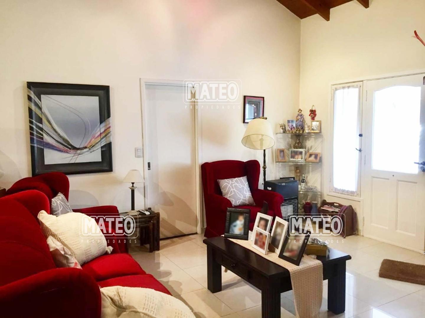 Casa 3 ambientes con 2 baños