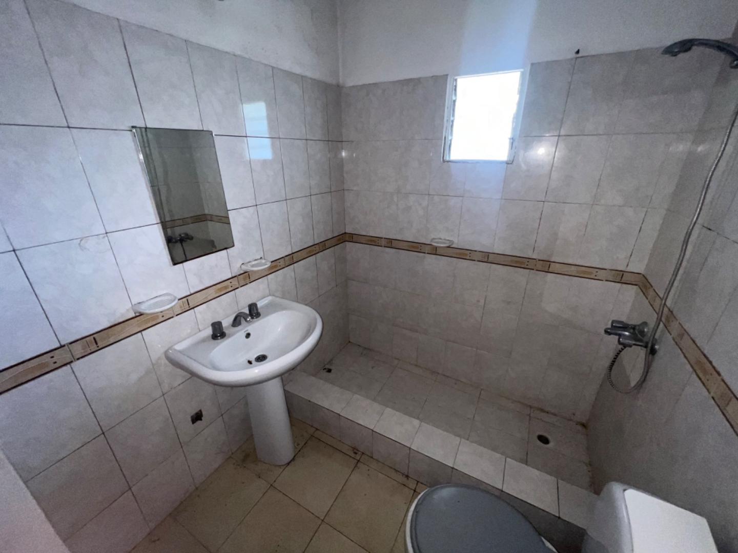 Almirante Solier 6200, Piso 1º