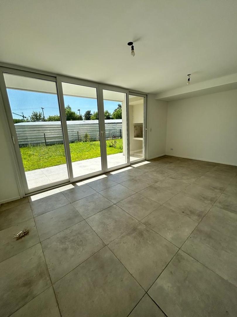 Casa 4 ambientes con 3 baños