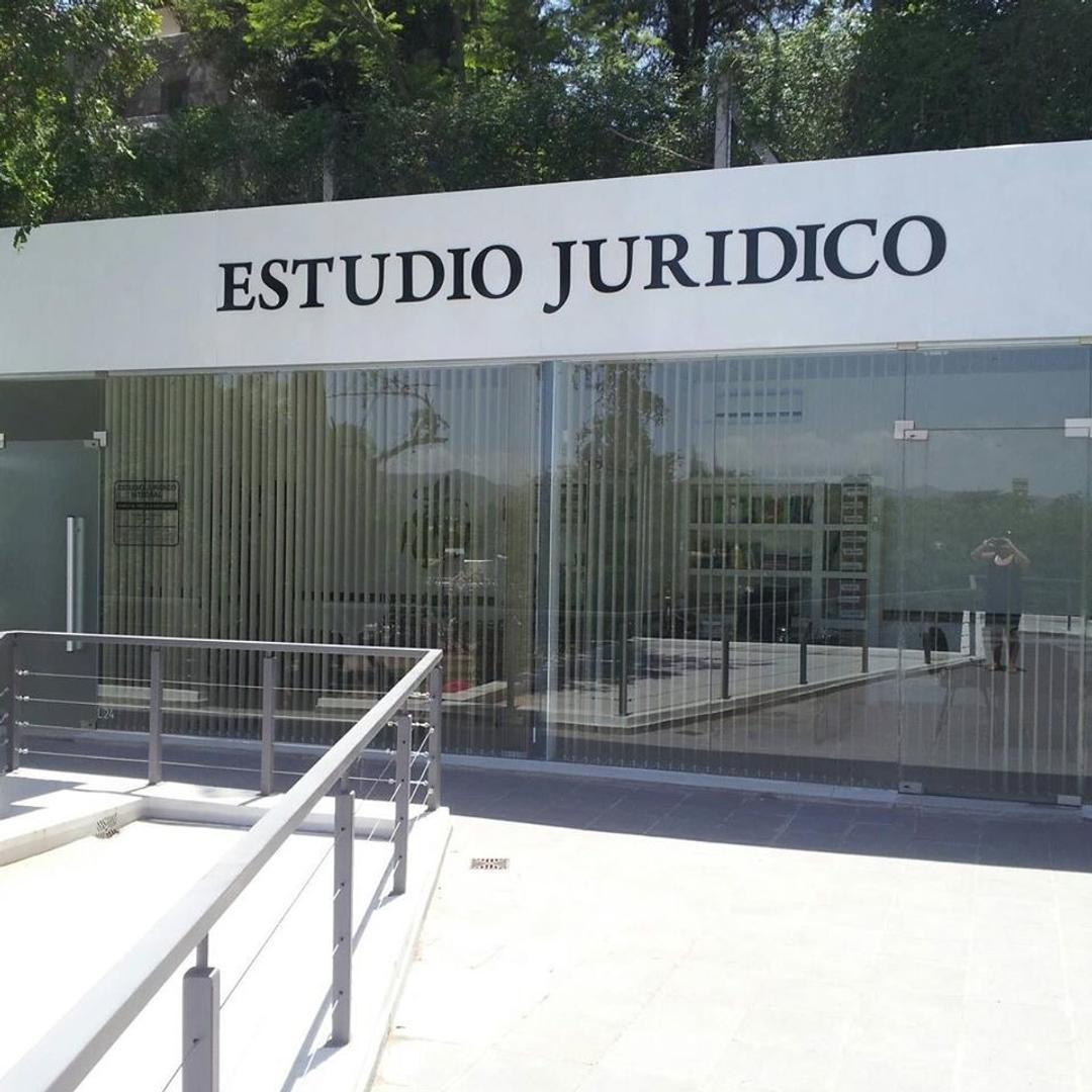 VENDO AMPLIO LOCAL COMERCIAL, COMPLEJO PALMAS DE LA VILLA