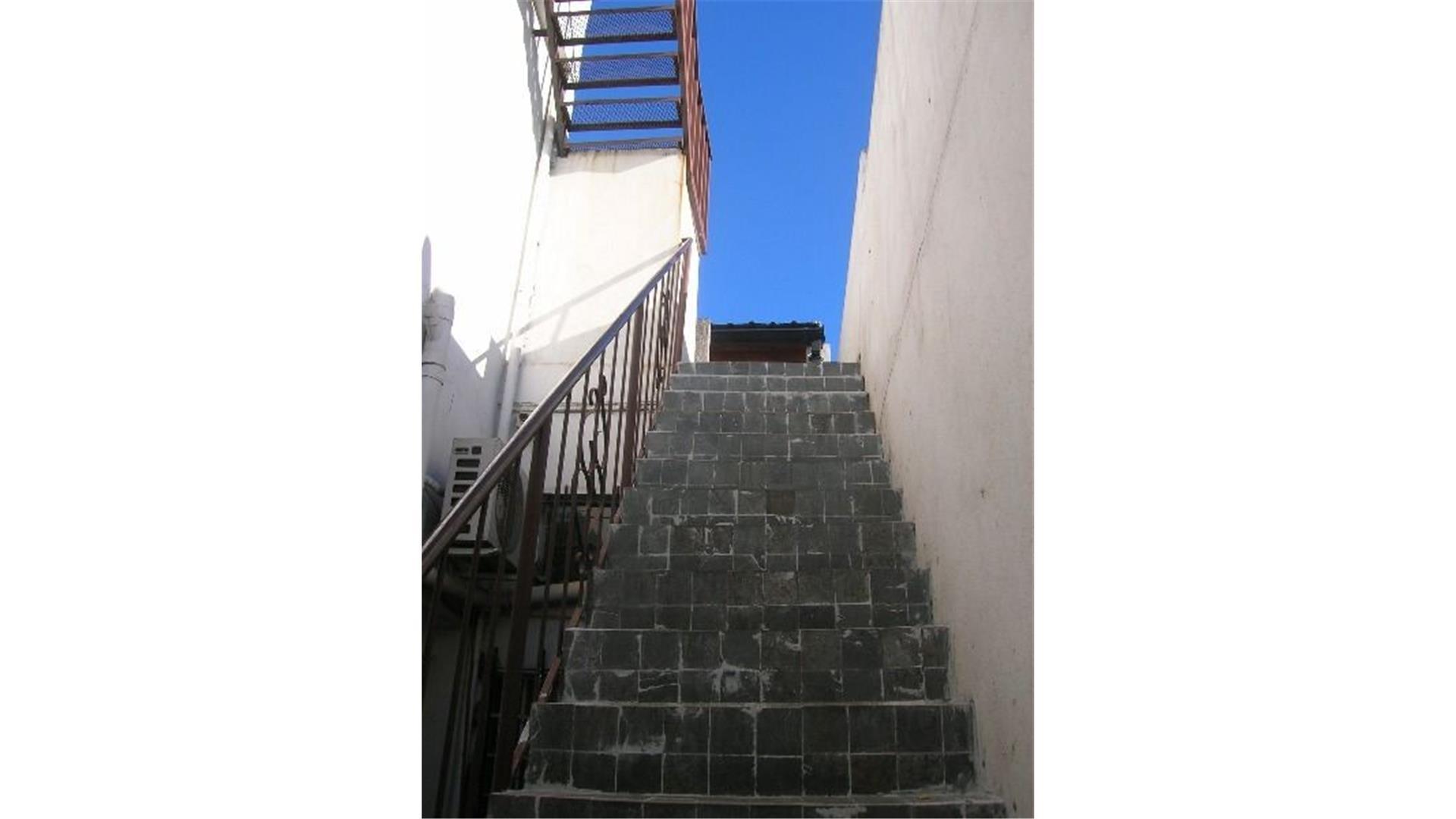 Av. Presidente PerÓn 4000, Piso 1