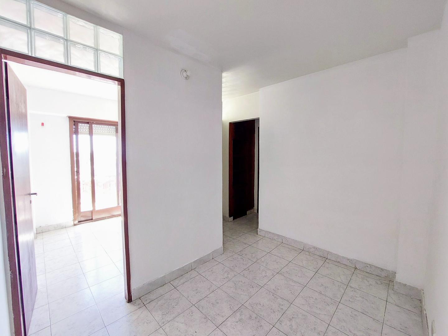 Monoambiente al frente con balcón en Venta en Ramos Mejía