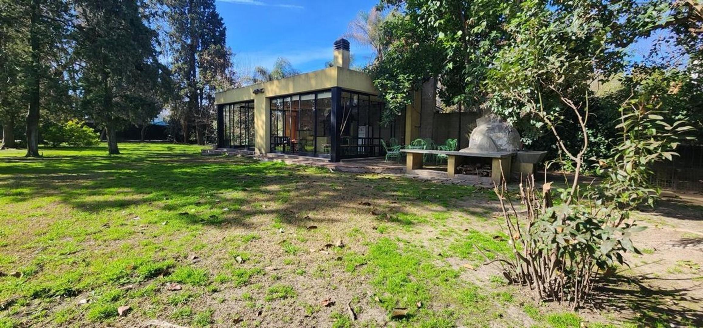 Quinta en Venta en Villa Gobernador Udaondo, USD 299.000